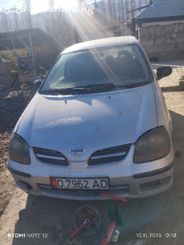 Nissan Almera Tino