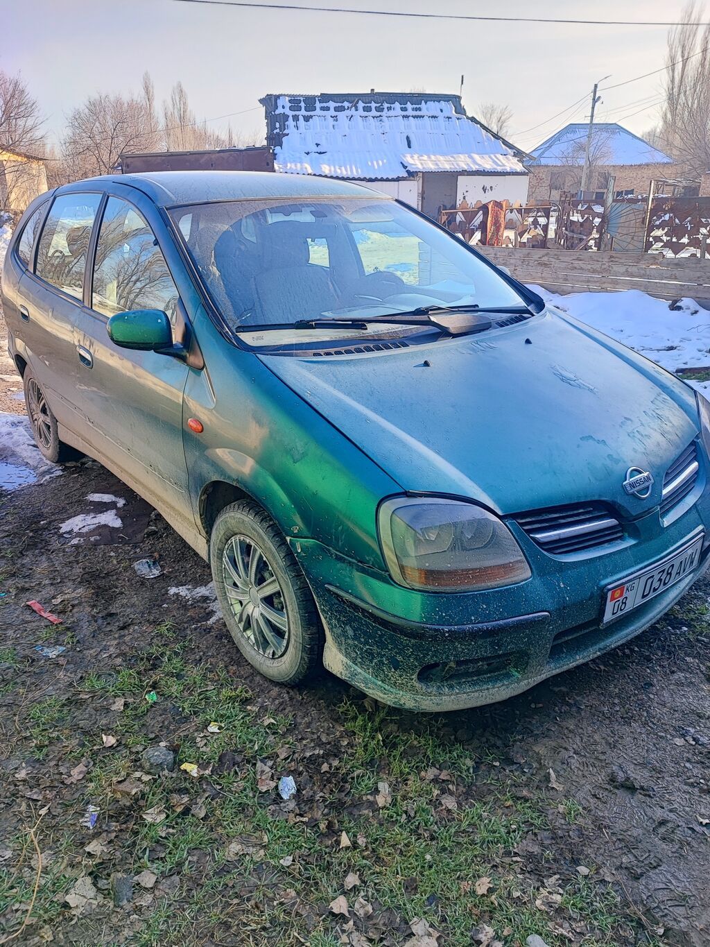 Nissan Almera Tino