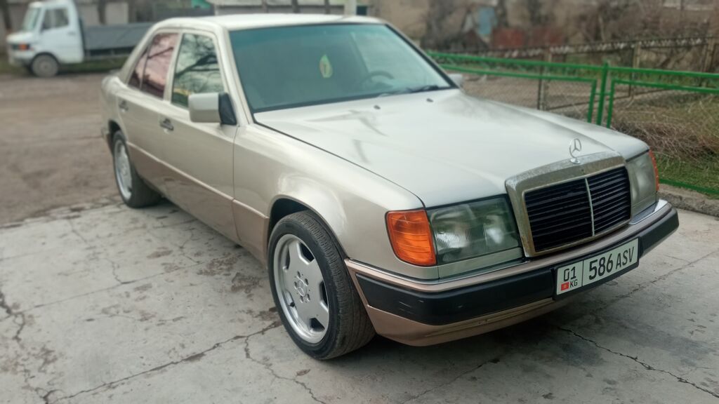 Mercedes-Benz W124