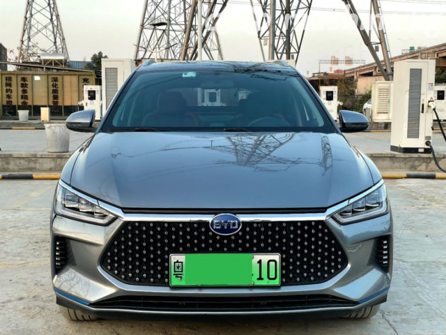 BYD E2