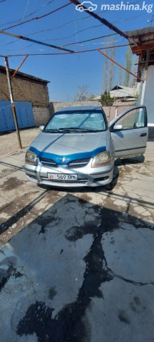 Nissan Almera Tino