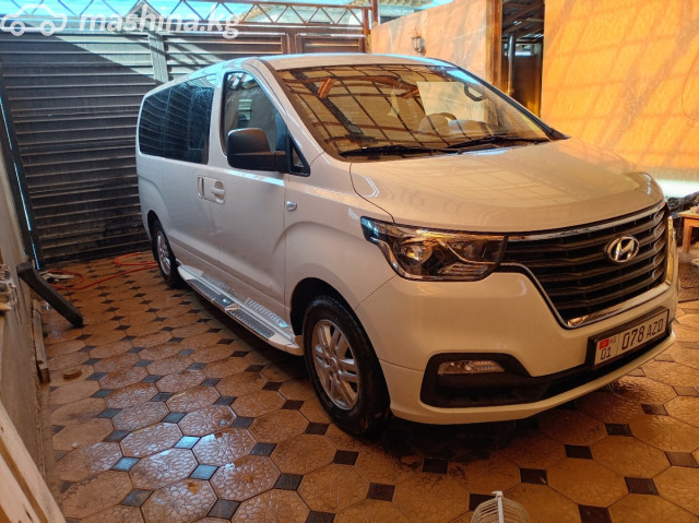 Hyundai Grand Starex