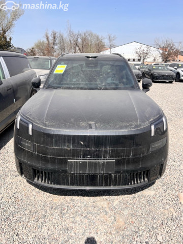 Lynk &amp; Co 900