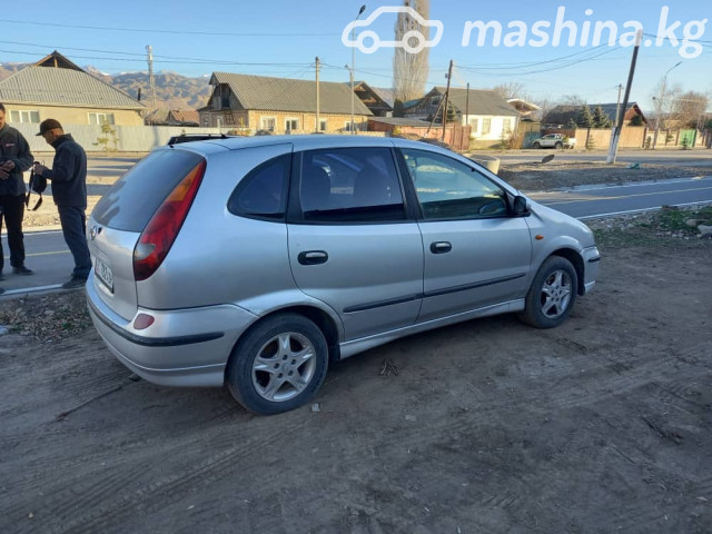 Nissan Almera Tino
