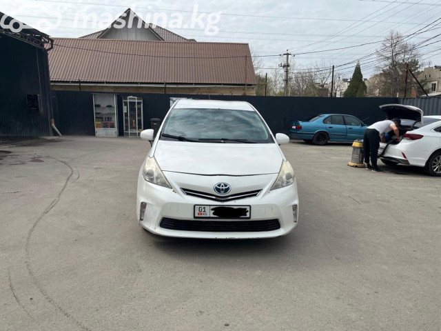Toyota Prius v (+)