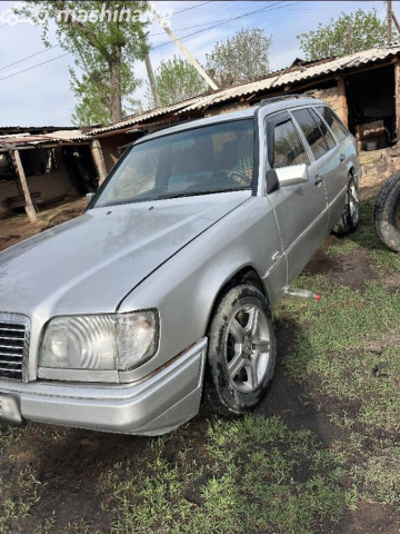 Mercedes-Benz W124