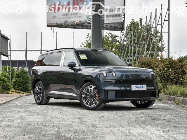 Lynk &amp; Co 900