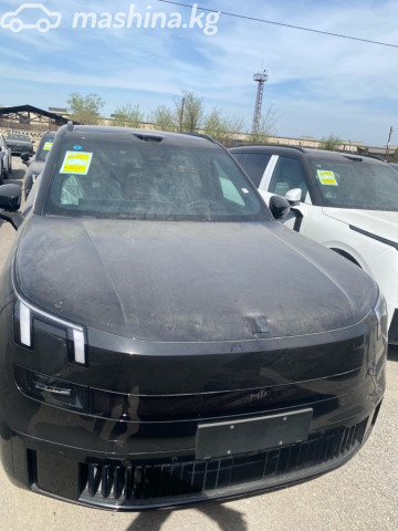 Lynk &amp; Co 900