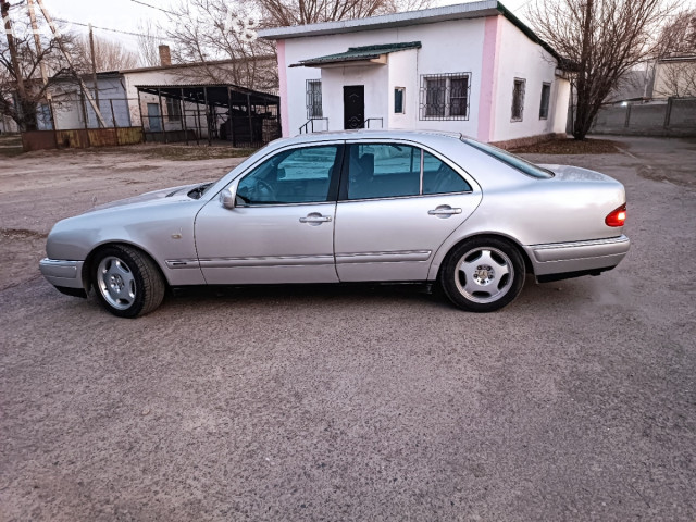 Mercedes-Benz E-Класс