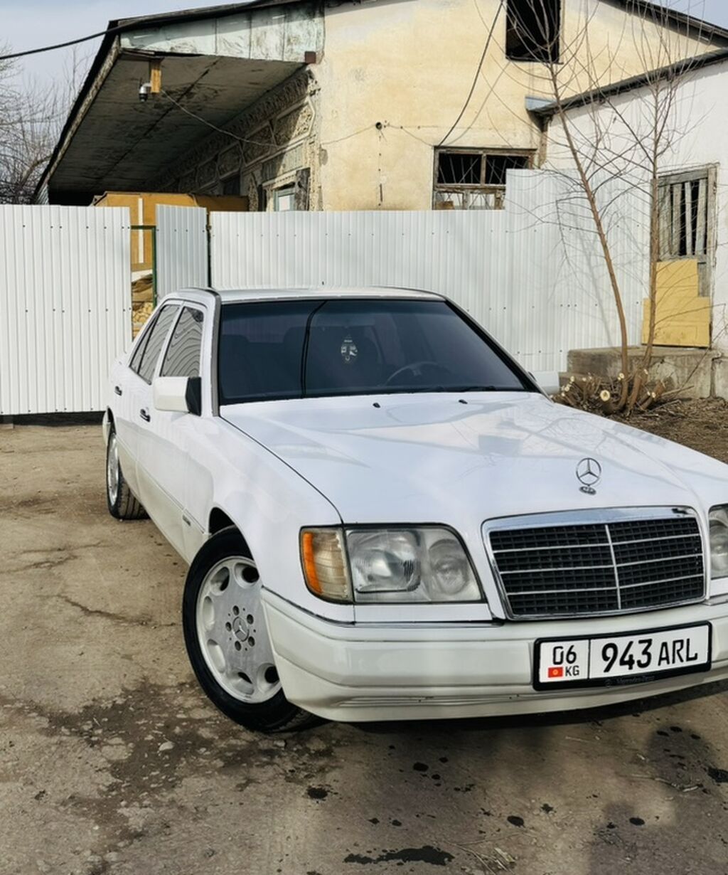 Mercedes-Benz W124