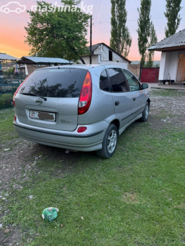 Nissan Almera Tino