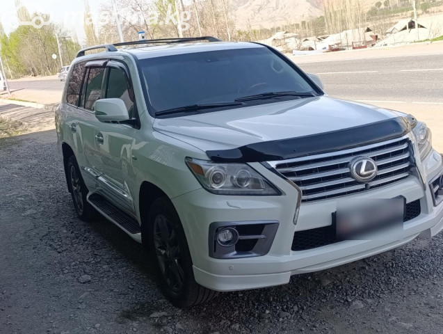 Lexus LX