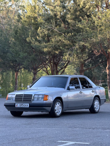 Mercedes-Benz W124