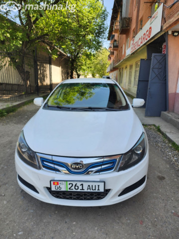 BYD E5