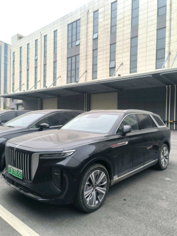Hongqi E-HS9