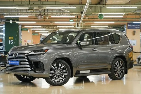 Lexus LX