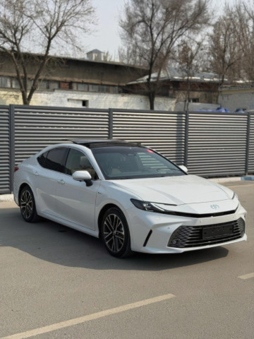 Toyota Camry 2025
