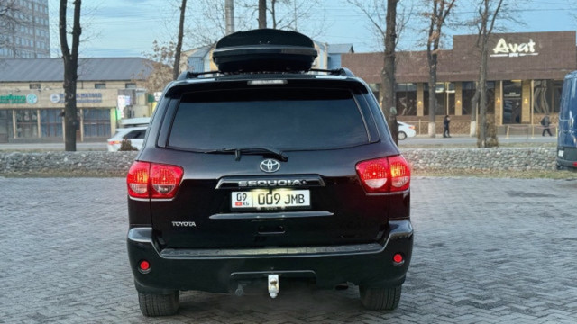 Toyota Sequoia 2008