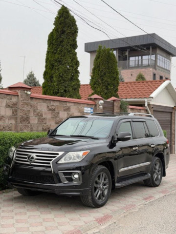 Lexus LX 2013