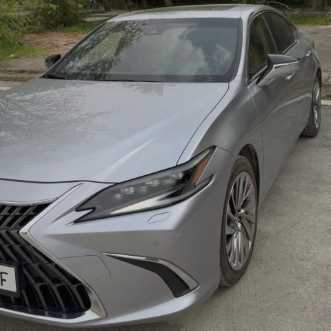 Lexus ES 2023