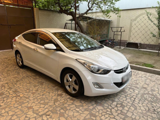 Hyundai Avante 2011