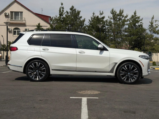 BMW X7 2021