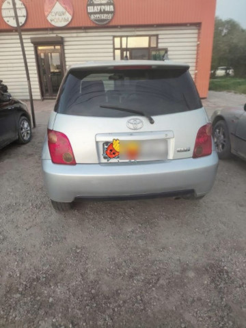 Toyota Ist 2002