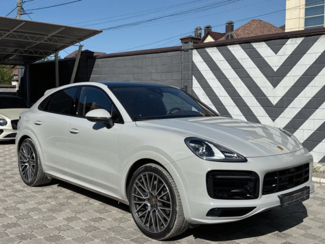 Porsche Cayenne 2022