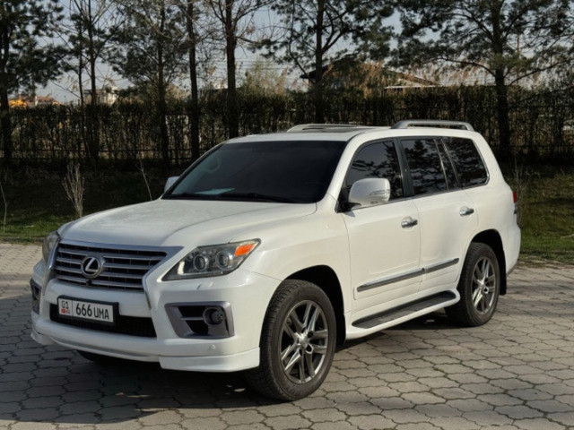 Lexus LX 2012