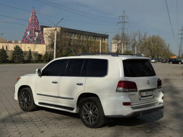 Lexus LX 2012