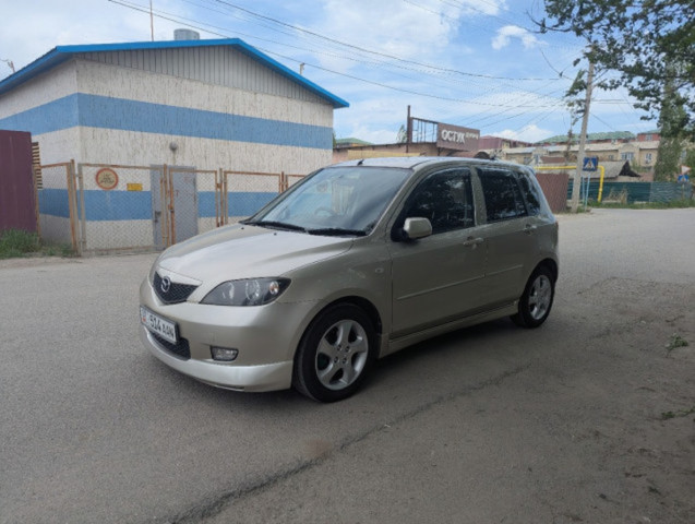 Mazda Demio 2003