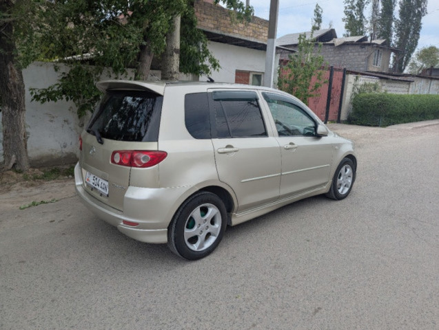 Mazda Demio 2003