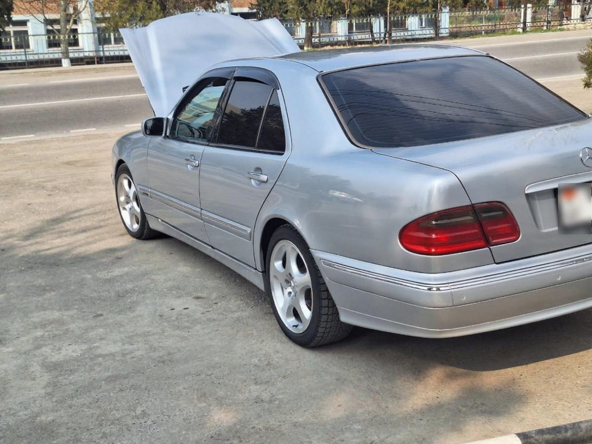 Mercedes-Benz E-Класс 2001