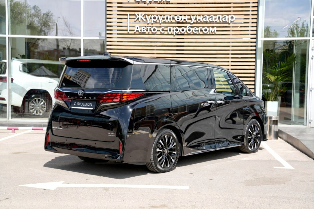 Toyota Alphard 2023