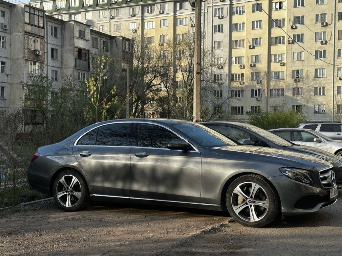Mercedes-Benz E-Класс 2019