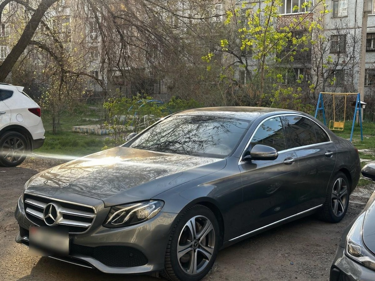 Mercedes-Benz E-Класс 2019