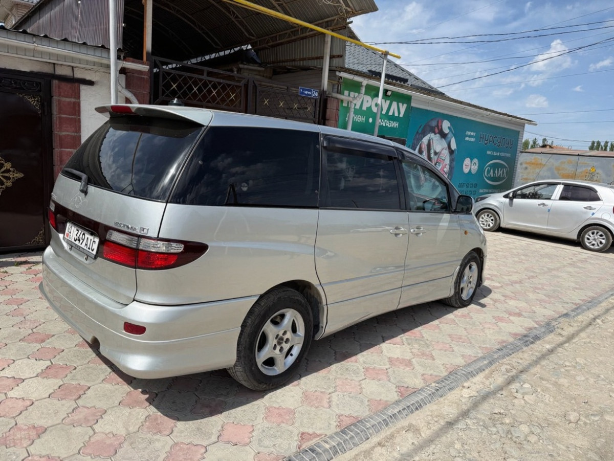 Toyota Estima 2003
