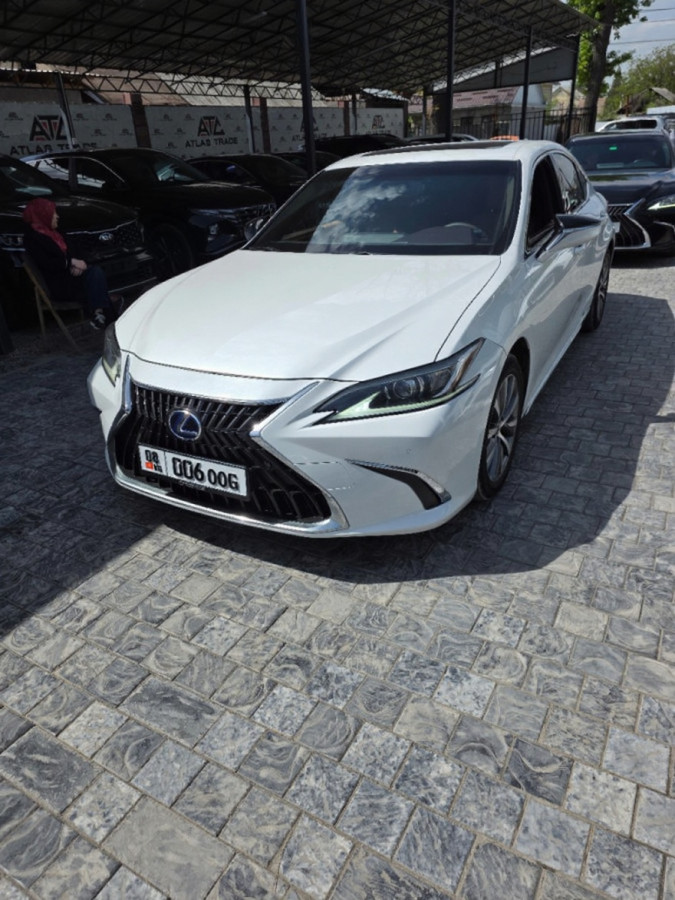 Lexus ES 2019