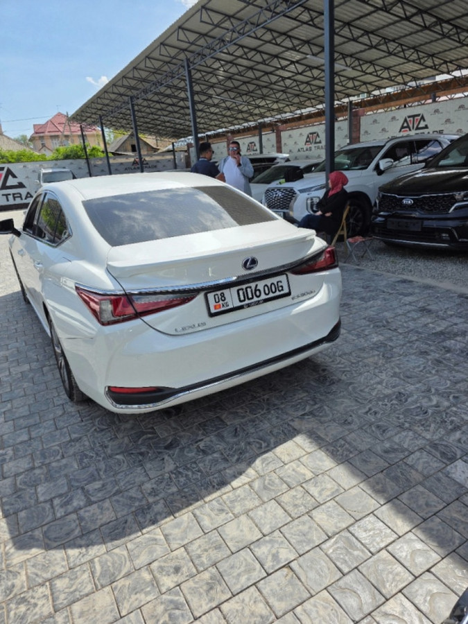 Lexus ES 2019