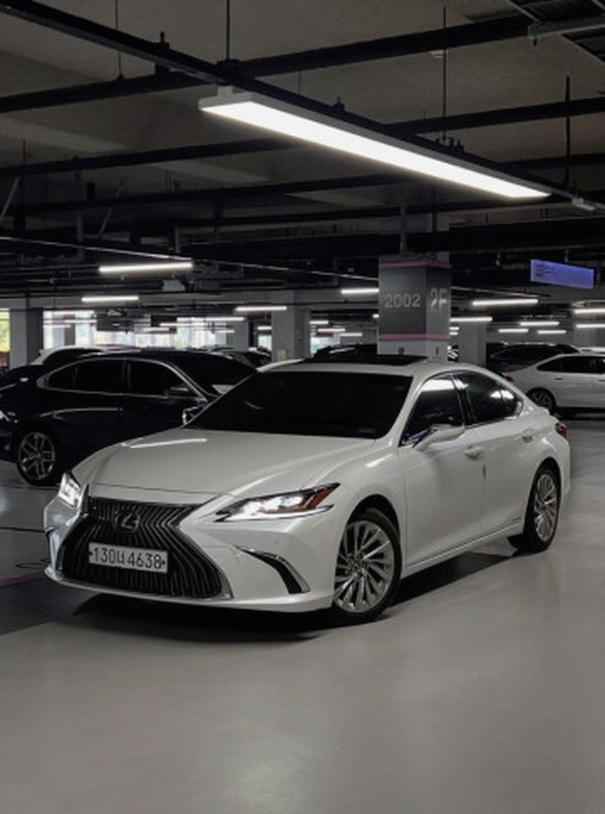 Lexus ES 2019