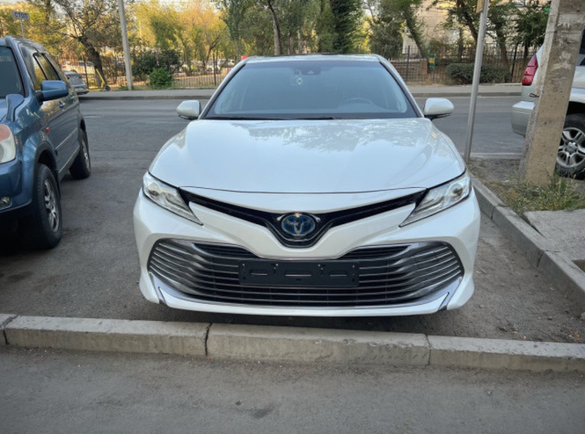 Toyota Camry 2019