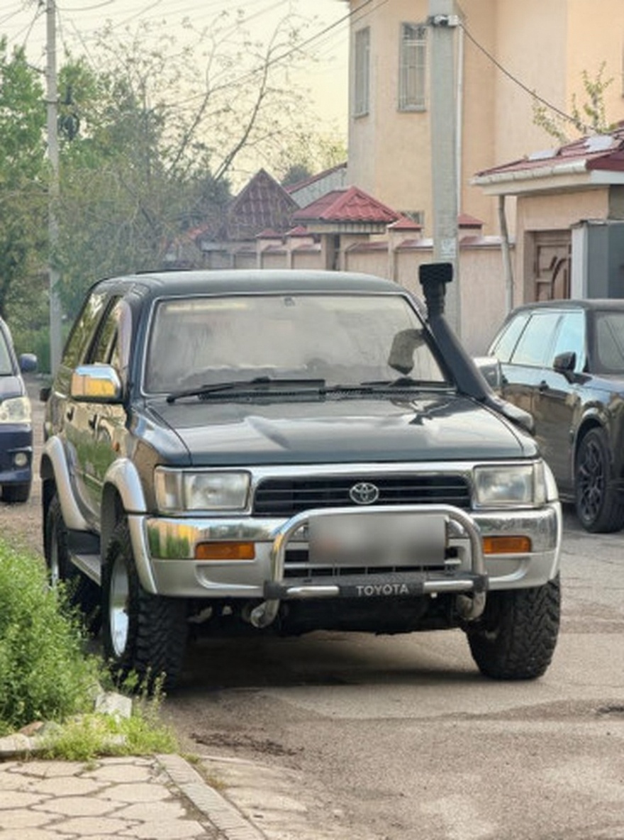 Toyota Hilux Surf 1995