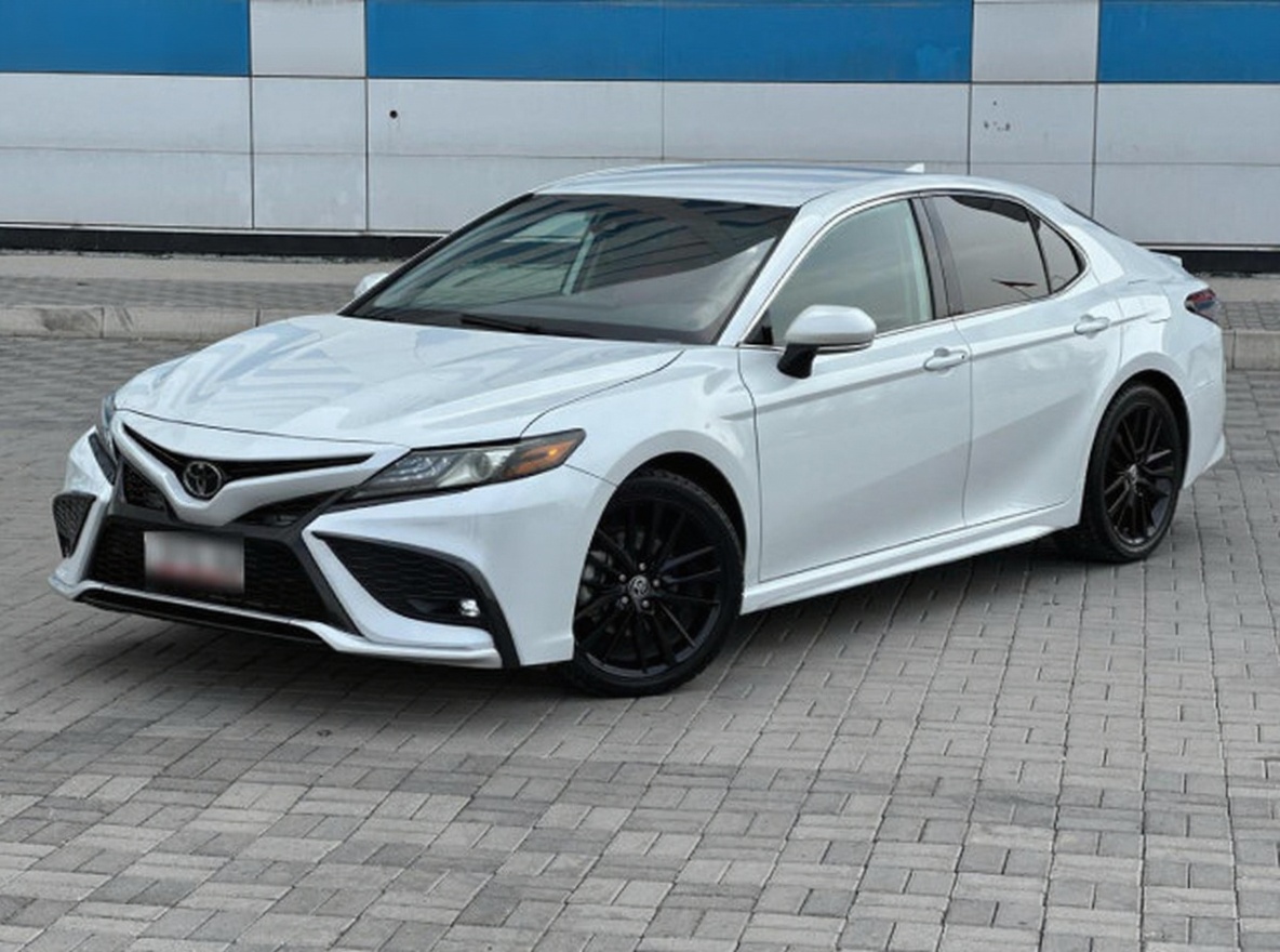 Toyota Camry 2021