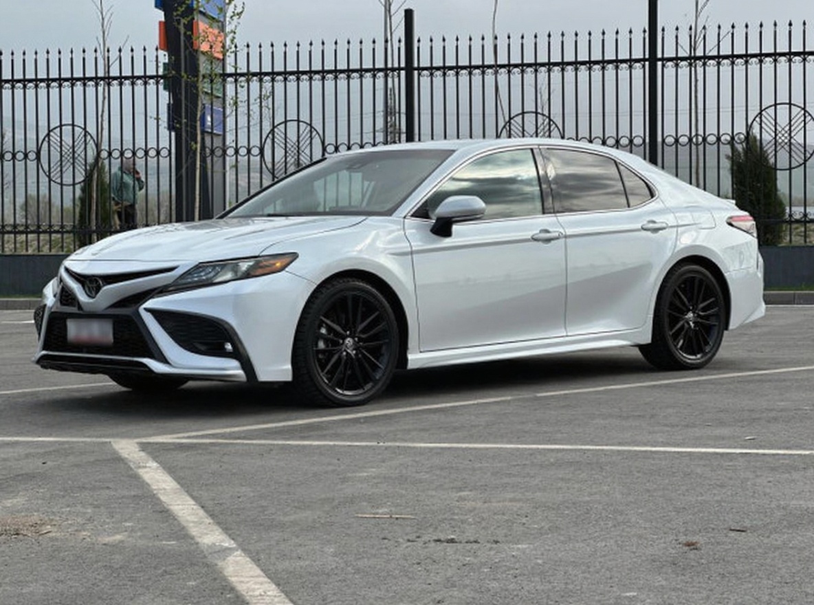 Toyota Camry 2021