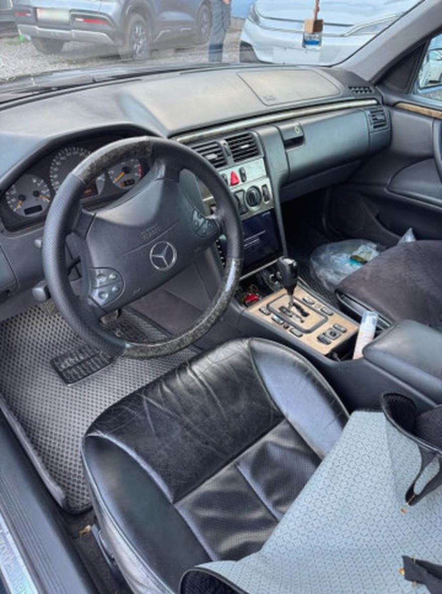 Mercedes-Benz E-Класс 2001