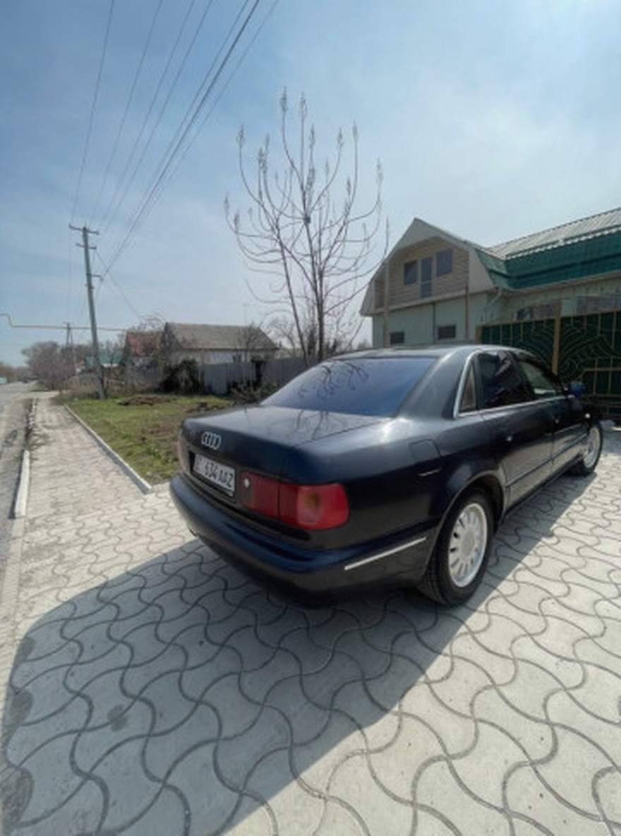 Audi A8 2001