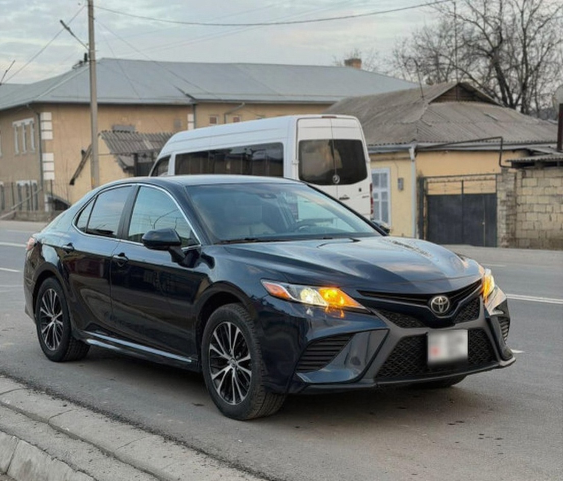 Toyota Camry 2019
