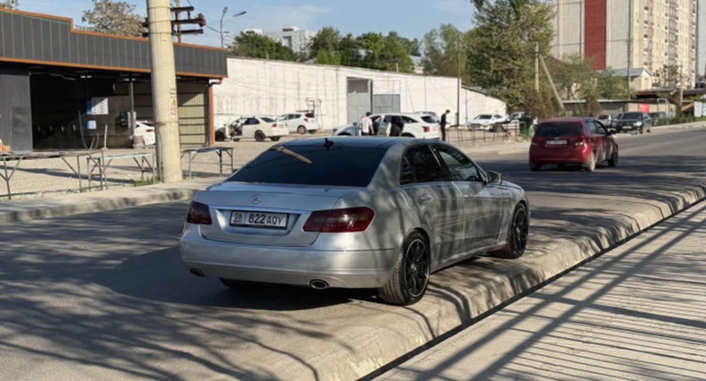 Mercedes-Benz E-Класс 2011