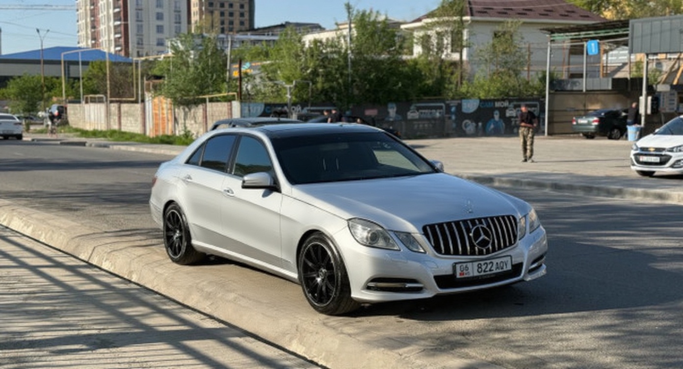 Mercedes-Benz E-Класс 2011