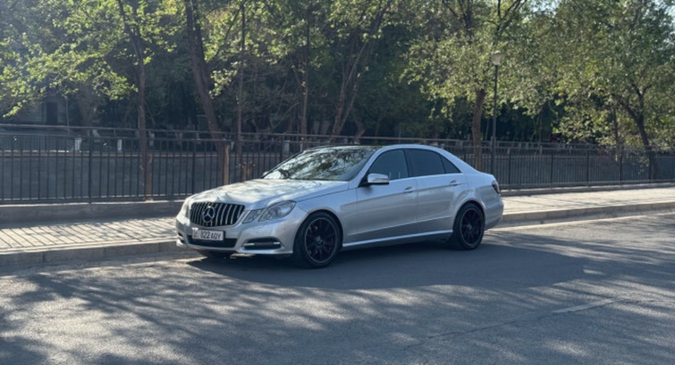 Mercedes-Benz E-Класс 2011